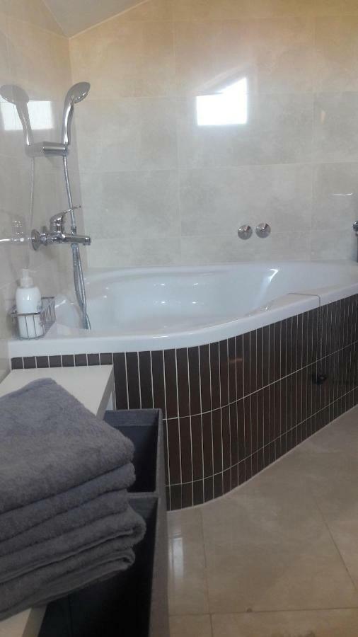 Allure Apartment Kornic Luaran gambar