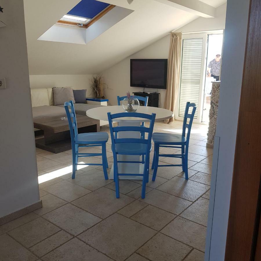 Allure Apartment Kornic Luaran gambar