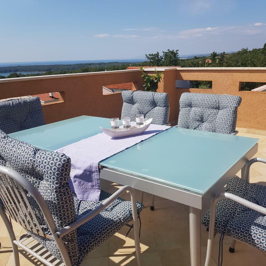 Allure Apartment Kornic Luaran gambar