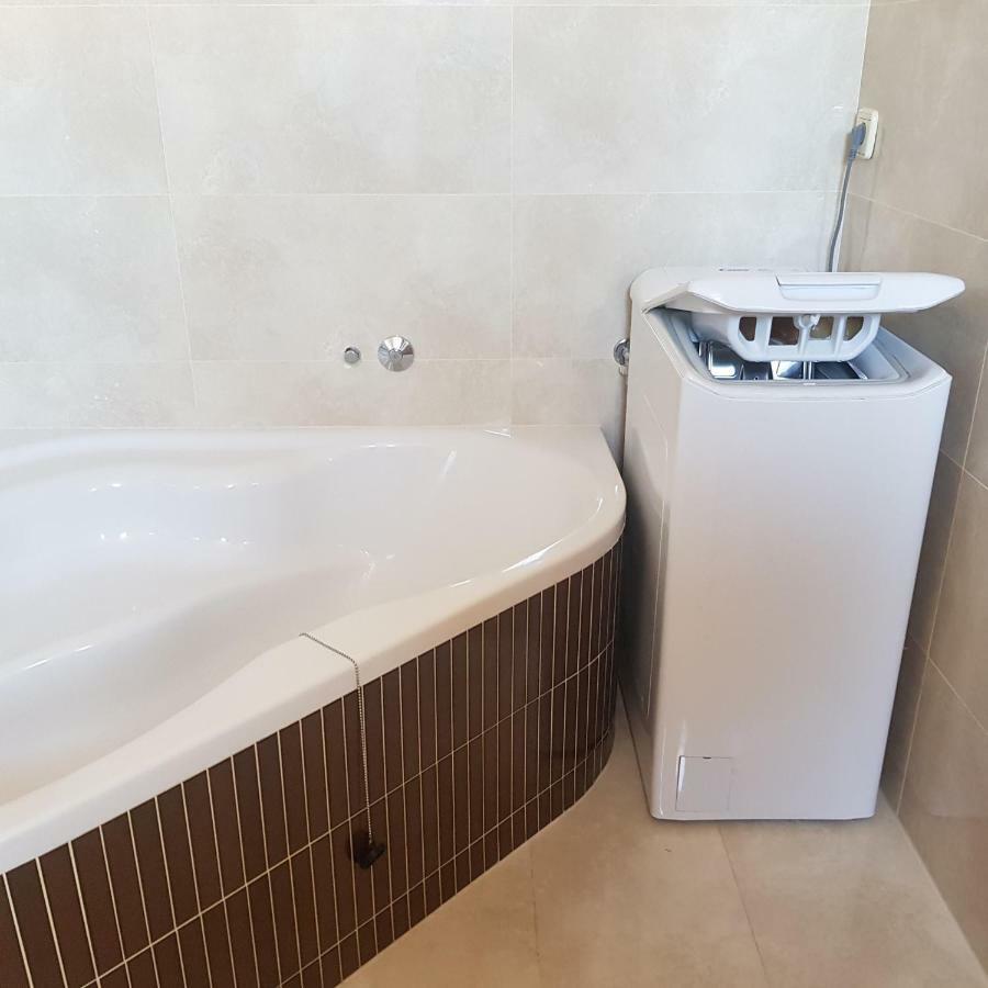 Allure Apartment Kornic Luaran gambar